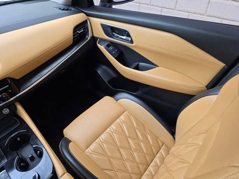 Used 2021 Nissan Rogue Platinum image 39