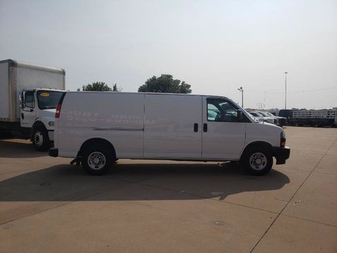 Used 2020 Chevrolet Express 3500 Extended w/ Driver Convenience Package RWD image 6