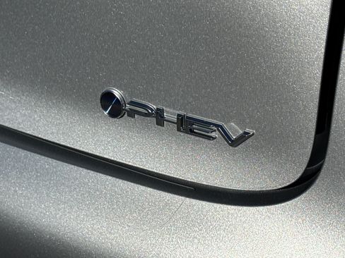 New 2027 Toyota Prius Plug-In Hybrid FWD image 14