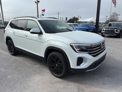 New 2026 Volkswagen Atlas SE FWD image 8