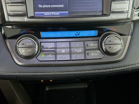 Used 2015 Toyota RAV4 Limited AWD/4WD image 22