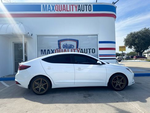 Used 2020 Hyundai Elantra SE w/ Cargo Package (C1) image 21