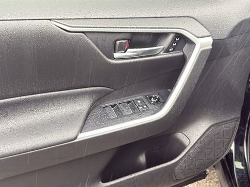 Certified 2020 Toyota RAV4 XLE Premium image 22