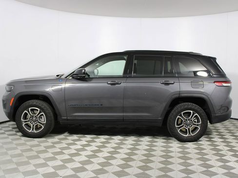 Used 2022 Jeep Grand Cherokee Trailhawk w/ Advanced Protech Group II AWD/4WD image 38