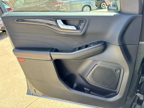 Used 2024 Ford Escape ST-Line w/ Tech Pack #1 AWD/4WD image 19