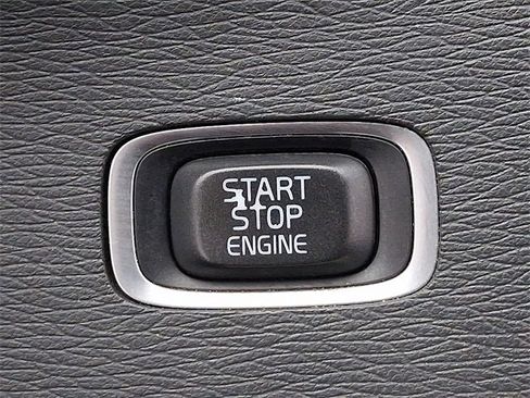 Used 2016 Volvo V60 T5 Cross Country w/ Convenience Package image 24