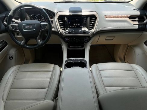 Used 2021 GMC Acadia Denali w/ Denali Technology Package FWD image 9