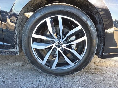 Used 2025 Volkswagen Jetta SE image 23