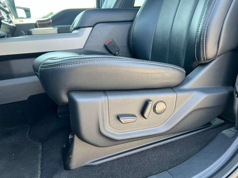 Used 2022 Ford F250 Lariat w/ Black Appearance Package AWD/4WD image 14