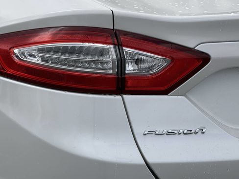 Used 2014 Ford Fusion SE FWD image 21