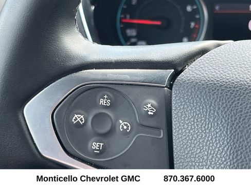 Used 2023 Chevrolet Traverse LT FWD image 15