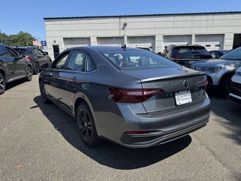 Used 2023 Volkswagen Jetta SE w/ Panoramic Sunroof Package FWD image 7