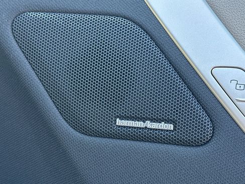 Used 2025 BMW iX xDrive50 image 23