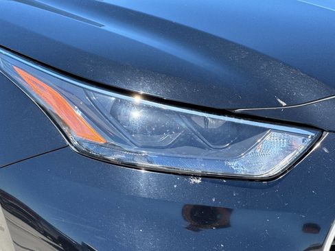 Used 2024 Toyota Highlander XLE FWD image 10