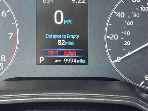 Certified 2024 Toyota Corolla Cross L image 28