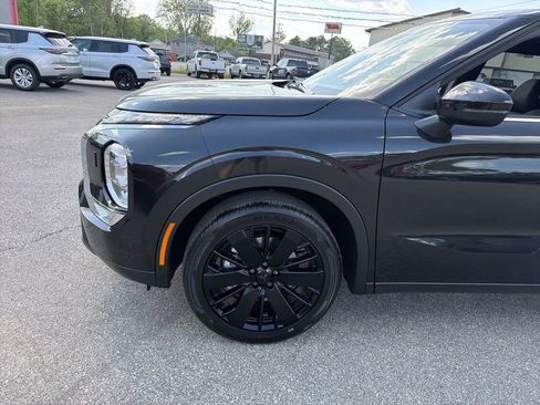 New 2026 Mitsubishi Outlander LE AWD/4WD image 9