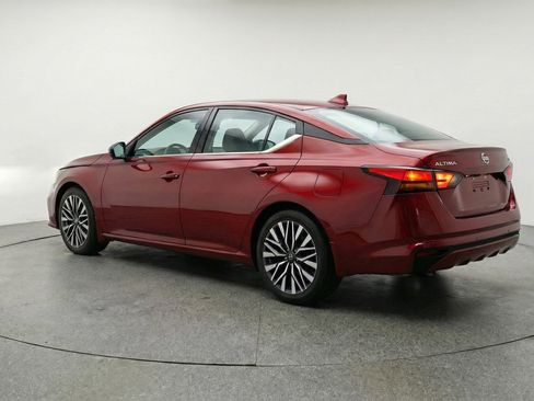 Used 2025 Nissan Altima 2.5 SV image 6