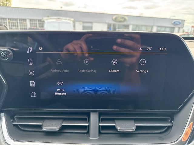 Used 2025 Chevrolet Trax LT w/ Driver Confidence Package FWD image 21