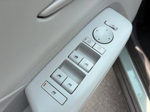Certified 2025 Hyundai Kona SEL FWD image 12