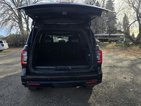 Used 2022 Ford Expedition Max Limited image 9