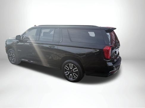 Used 2023 GMC Yukon XL AT4 w/ Technology Package AWD/4WD image 4