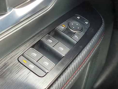 Used 2025 Nissan Kicks SR image 21