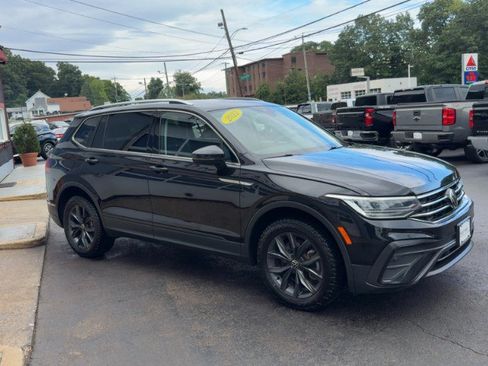 Used 2022 Volkswagen Tiguan SE AWD/4WD image 4