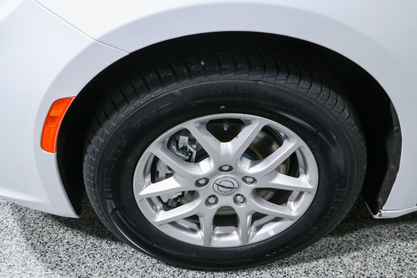 Used 2024 Chrysler Pacifica Touring-L FWD image 11