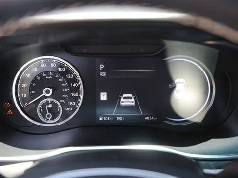 Used 2025 Genesis G70 3.3T Advanced image 13