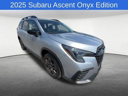 Used 2025 Subaru Ascent Onyx Edition w/ Onyx Package AWD/4WD image 2