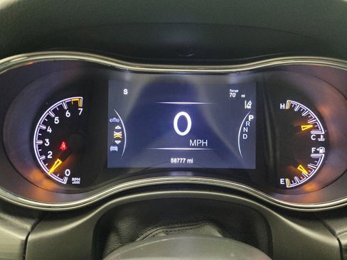 Used 2022 Jeep Grand Cherokee Limited image 23