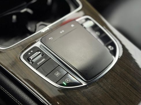 Used 2020 Mercedes-Benz GLC 300 4MATIC image 25