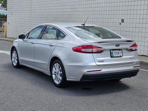 Used 2019 Ford Fusion Energi Titanium FWD image 5