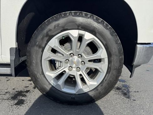 Used 2023 Chevrolet Silverado 1500 LTZ w/ LTZ Premium Package image 9