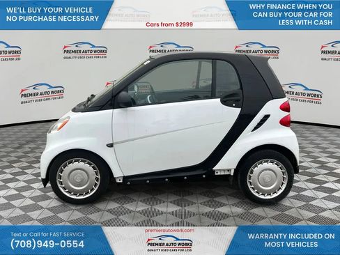 Used 2012 smart fortwo passion RWD image 9