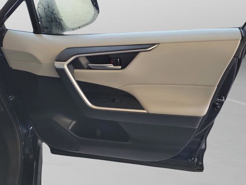 Used 2023 Toyota RAV4 XLE Premium image 24