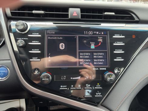 Used 2020 Toyota Camry XLE FWD image 15