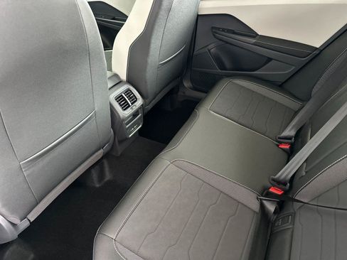 New 2026 Volkswagen Taos SE AWD/4WD image 11