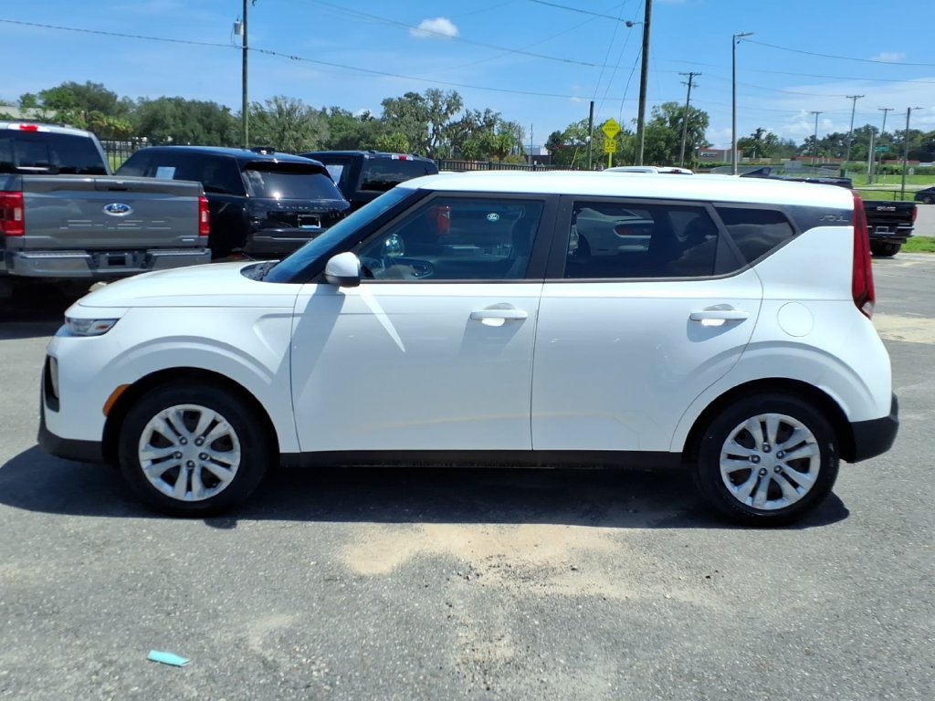 Used 2021 Kia Soul LX FWD image 4