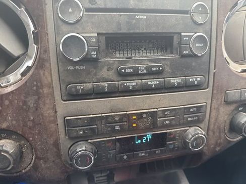 Used 2011 Ford F350 Lariat w/ Lariat Interior Pkg image 12