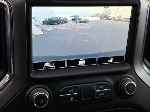 Used 2020 Chevrolet Silverado 1500 LT Trail Boss w/ Midnight Edition image 19