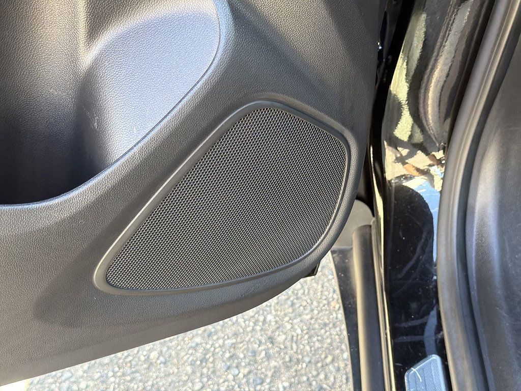 Used 2023 Buick Encore GX Preferred w/ Cold Weather Comfort Package FWD image 21