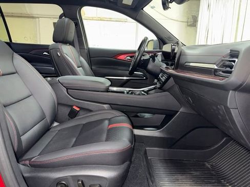 Used 2025 Chevrolet Traverse RS w/ LPO, Floor Liner Package AWD/4WD image 24