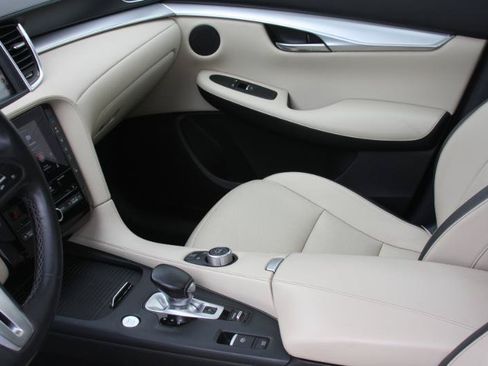 Used 2019 INFINITI QX50 Essential w/ Premium Heat Package AWD/4WD image 37
