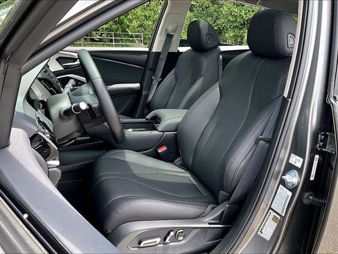 Used 2024 Acura RDX SH-AWD image 12