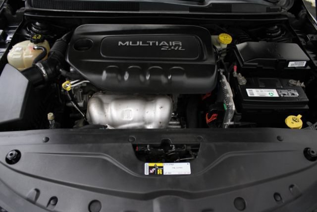 Used 2015 Chrysler 200 S w/ Comfort Group FWD image 22