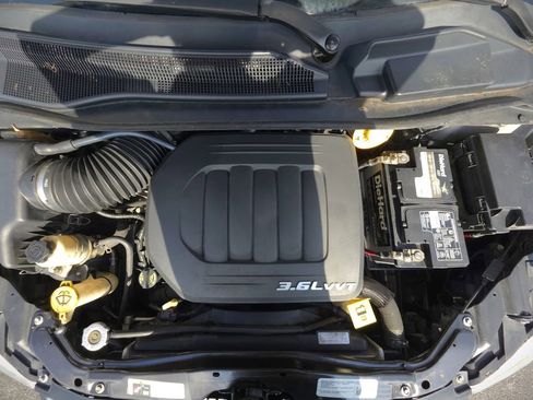 Used 2015 Dodge Grand Caravan SXT FWD image 23