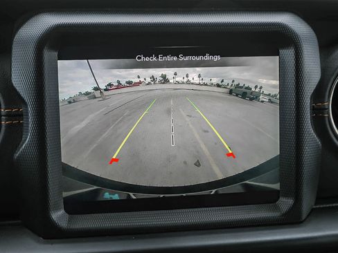 Used 2022 Jeep Wrangler Unlimited Sahara image 23