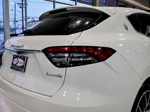 Used 2022 Maserati Levante GT image 11