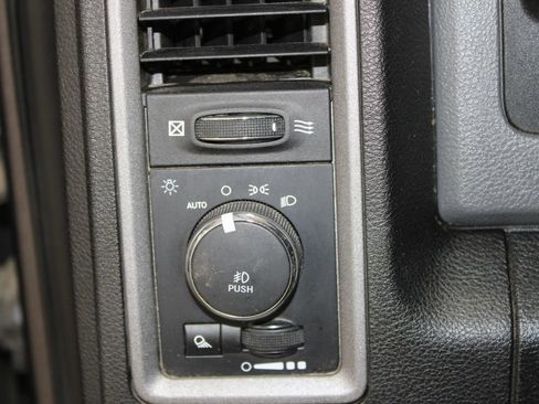 Used 2019 RAM 1500 Tradesman w/ Tradesman SXT Package RWD image 38